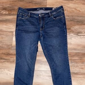 Old navy rockstar super skinny jeans size 14